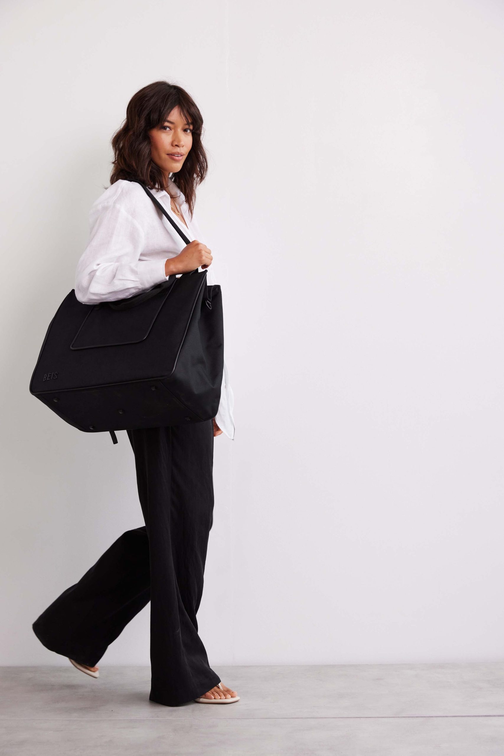 Resale The East To West Tote in Black - Image 5