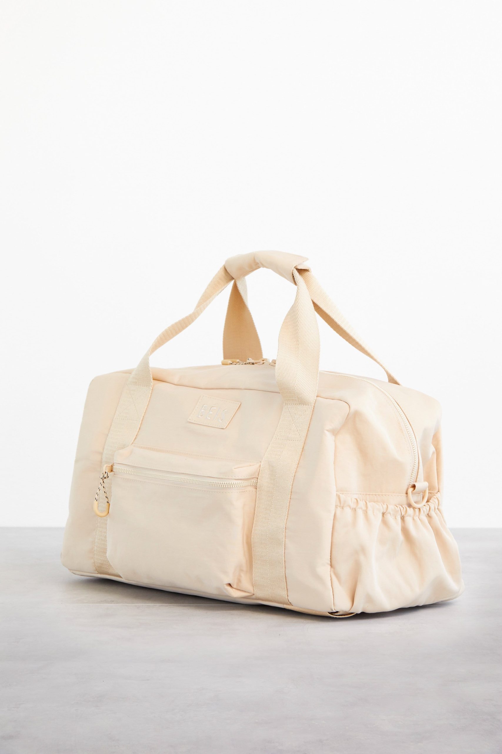 Resale The Sport Duffle in Beige - Image 2