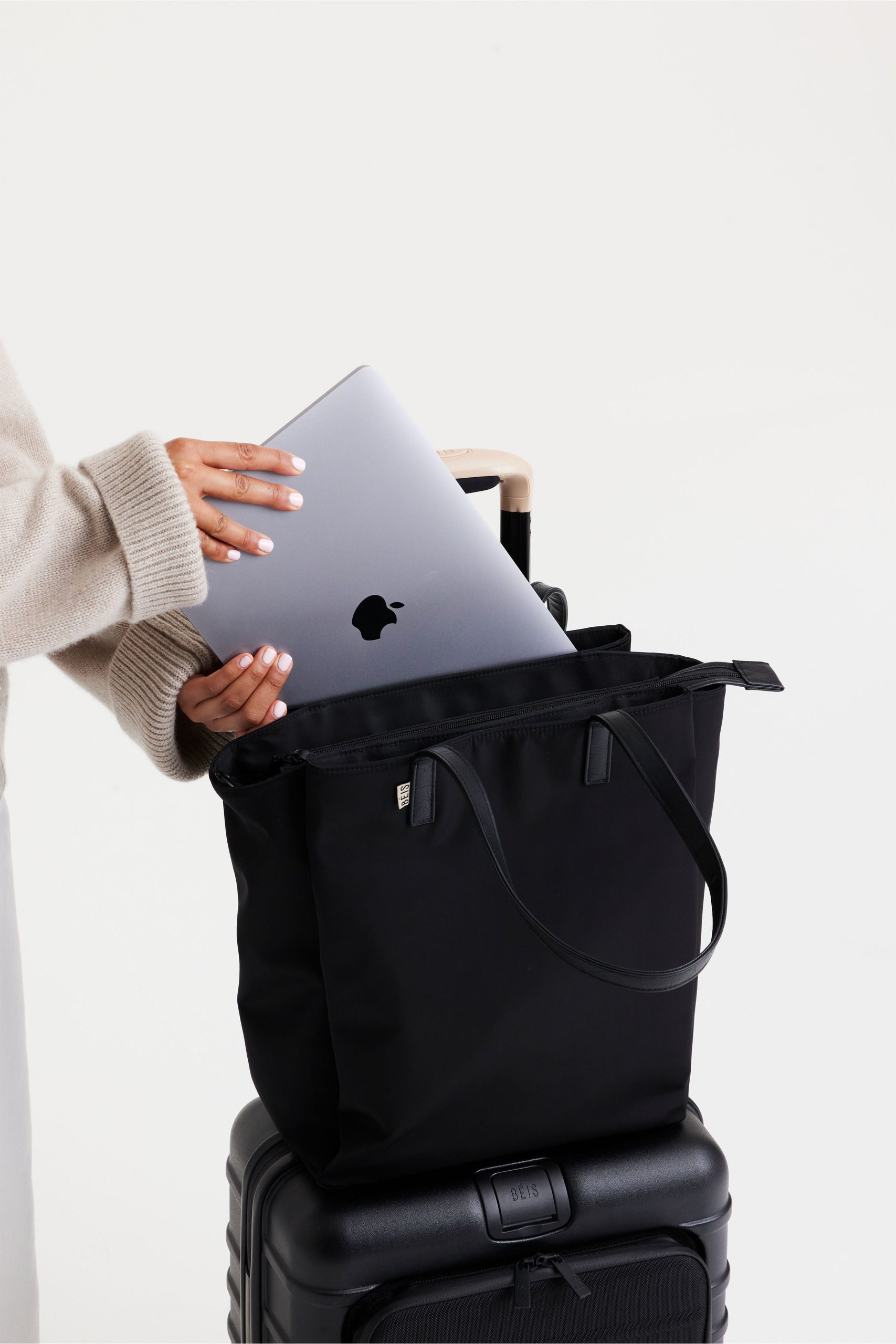 Resale The Commuter Tote in Black - Image 7